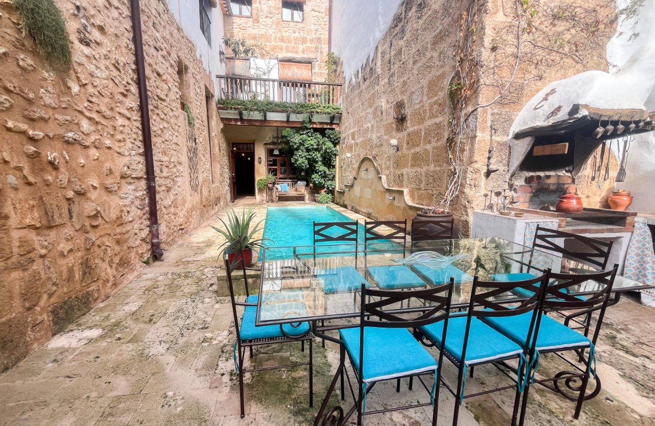 Resale - Villa / Semi detached - Jávea