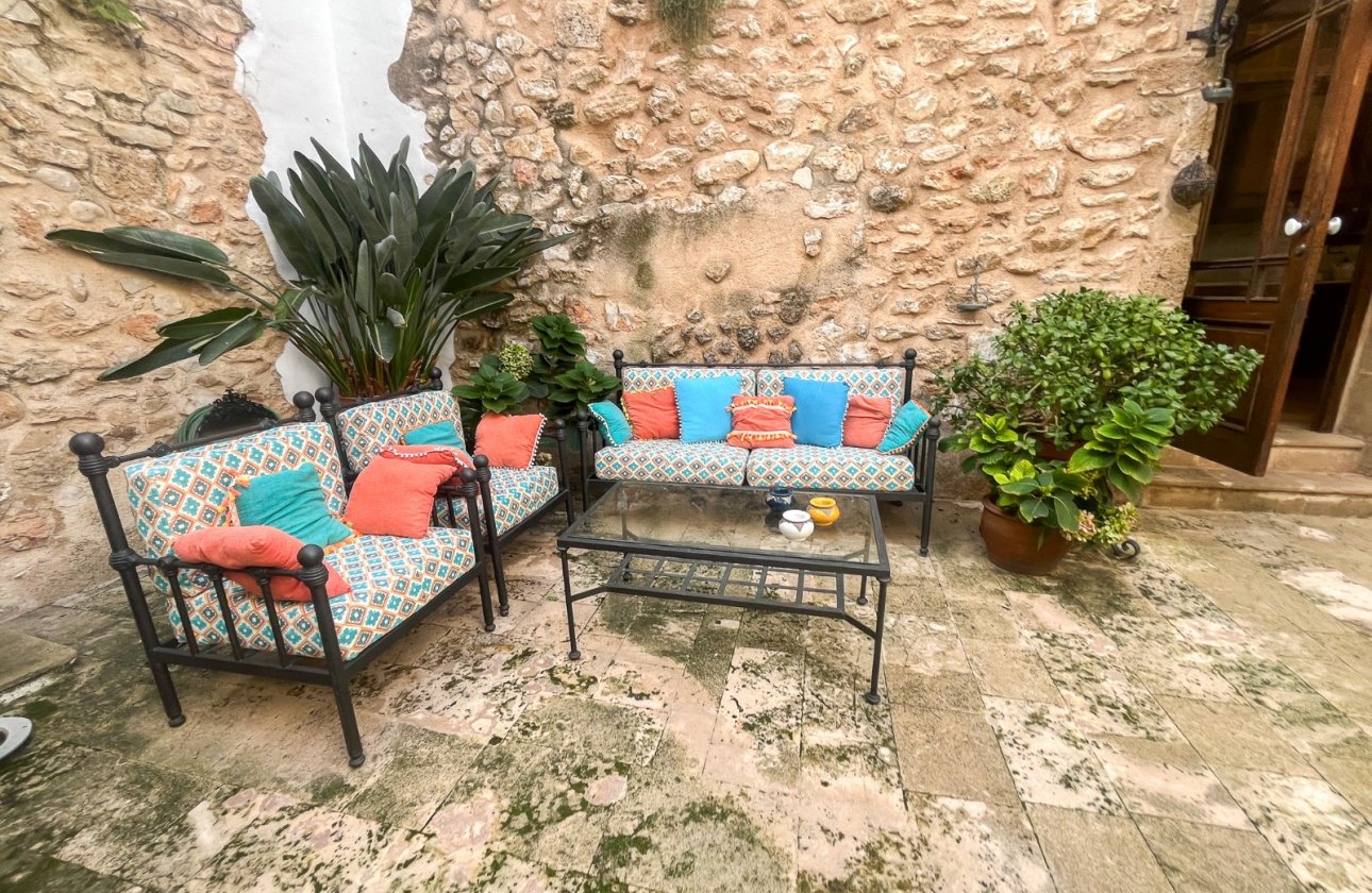 Resale - Villa / Semi detached - Jávea