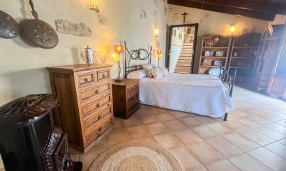 Resale - Villa / Semi detached - Jávea