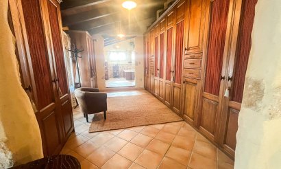 Resale - Villa / Semi detached - Jávea