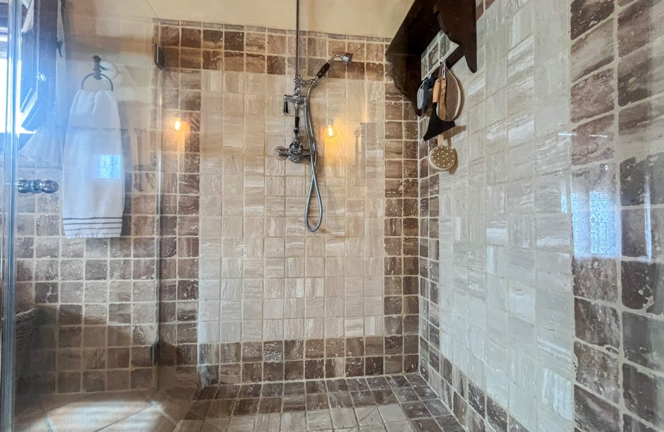 Resale - Villa / Semi detached - Jávea