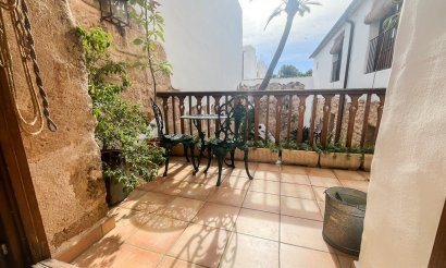 Resale - Villa / Semi detached - Jávea