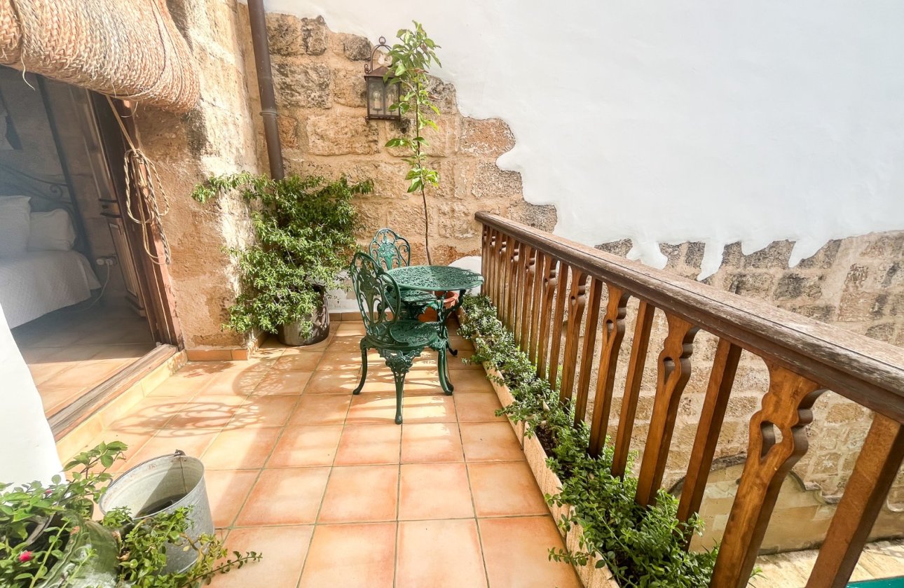 Resale - Villa / Semi detached - Jávea