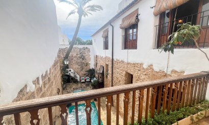 Resale - Villa / Semi detached - Jávea