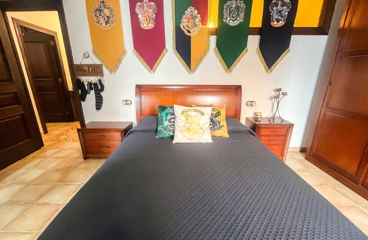 Resale - Villa / Semi detached - Jávea