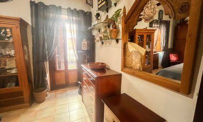 Resale - Villa / Semi detached - Jávea