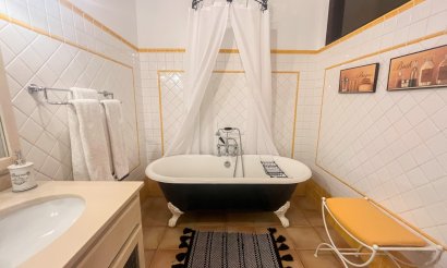 Resale - Villa / Semi detached - Jávea