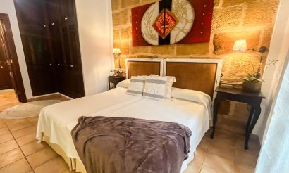 Resale - Villa / Semi detached - Jávea