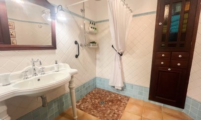 Resale - Villa / Semi detached - Jávea