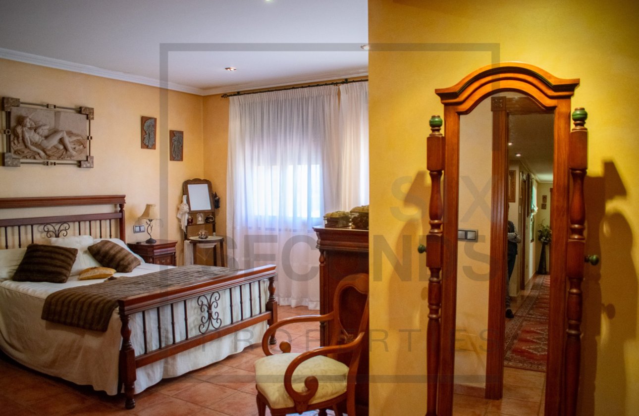 Resale - Villa / Semi detached - Guardamar del Segura - Guardamar pueblo