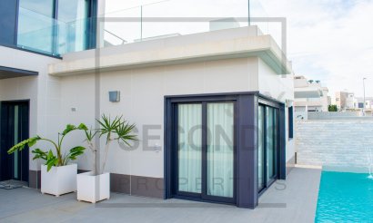 Reventa - Villa - San Miguel de Salinas - Urbanizaciones