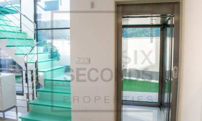 Reventa - Villa - San Miguel de Salinas - Urbanizaciones