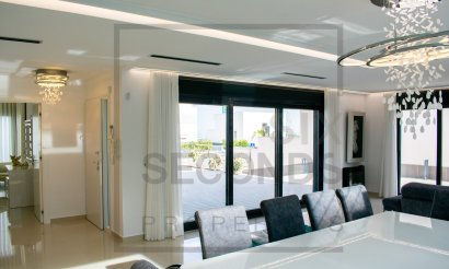 Reventa - Villa - San Miguel de Salinas - Urbanizaciones