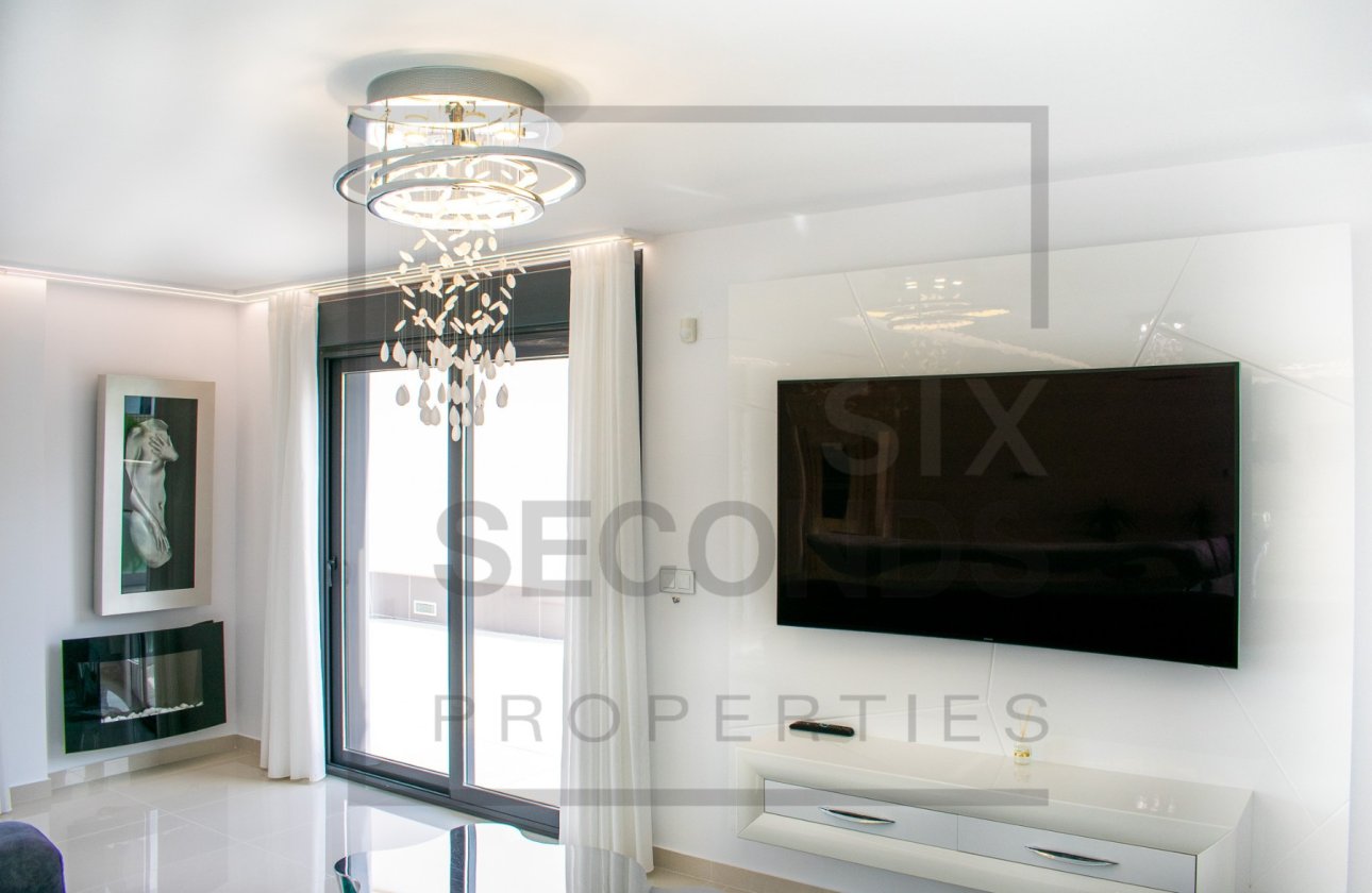 Reventa - Villa - San Miguel de Salinas - Urbanizaciones