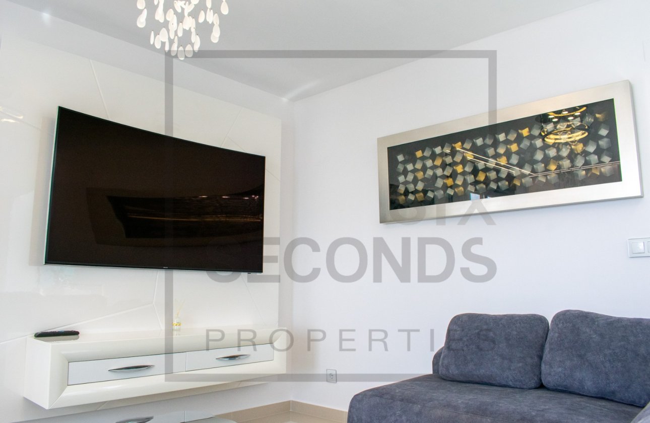 Reventa - Villa - San Miguel de Salinas - Urbanizaciones