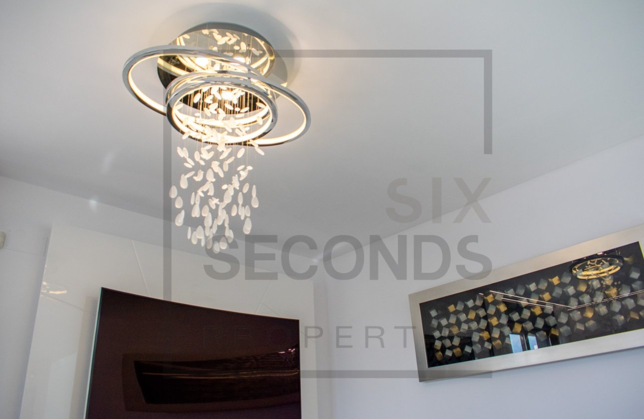 Reventa - Villa - San Miguel de Salinas - Urbanizaciones