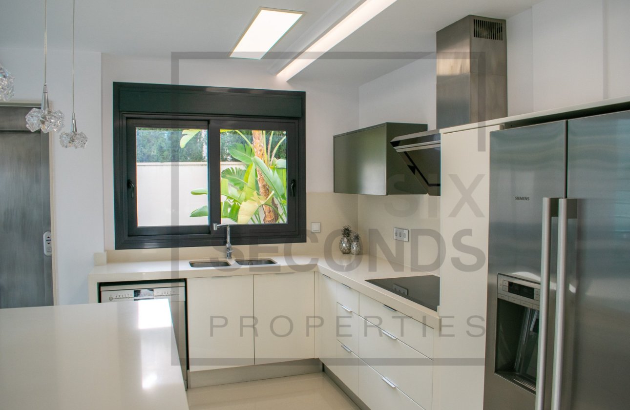 Reventa - Villa - San Miguel de Salinas - Urbanizaciones