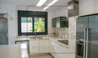 Reventa - Villa - San Miguel de Salinas - Urbanizaciones