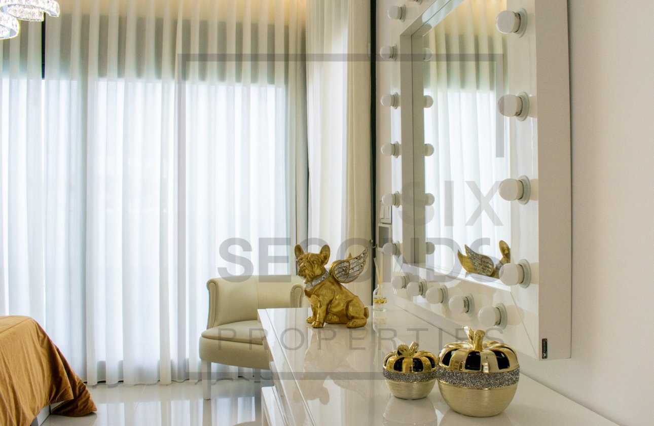 Reventa - Villa - San Miguel de Salinas - Urbanizaciones