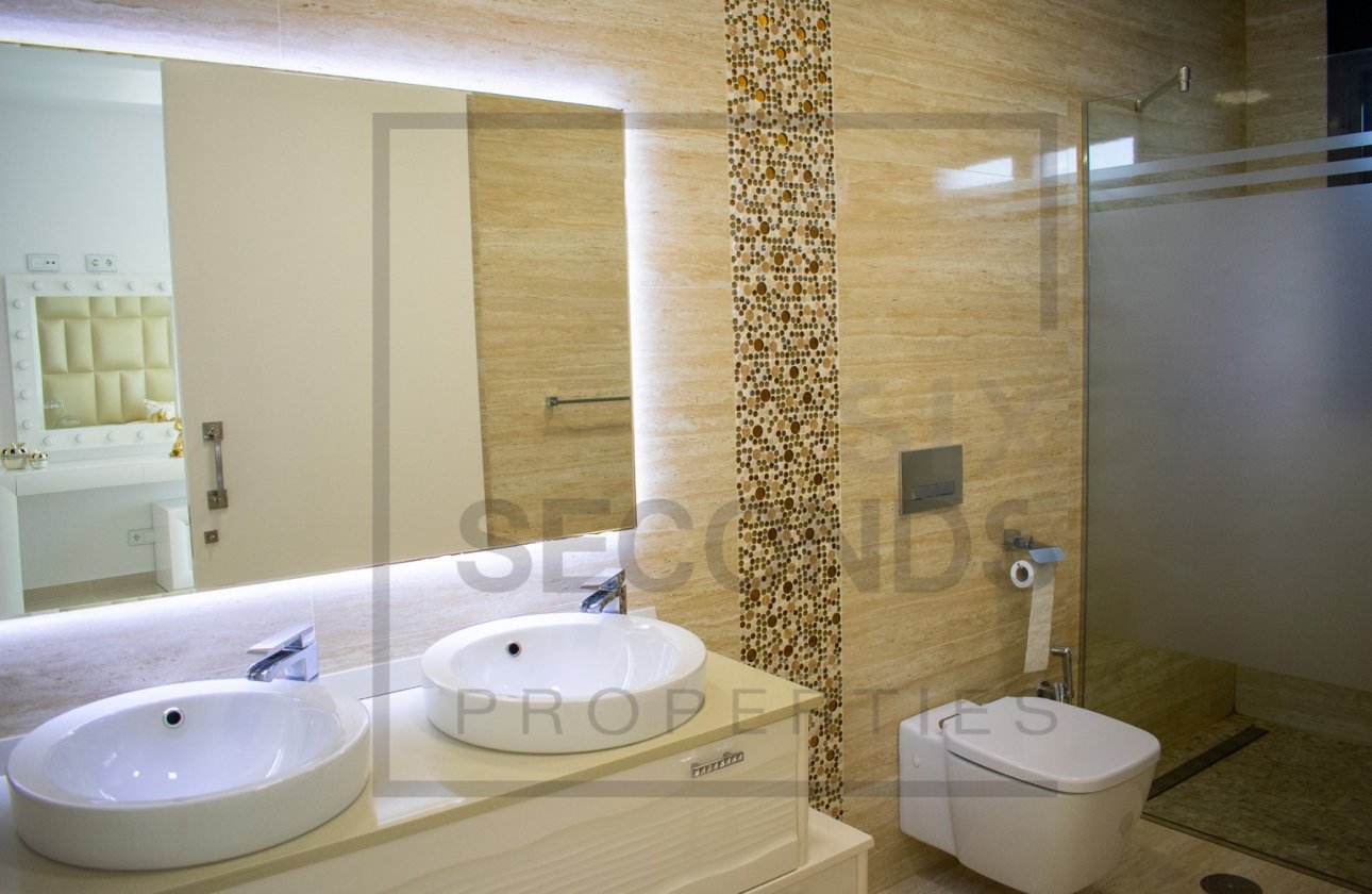 Reventa - Villa - San Miguel de Salinas - Urbanizaciones