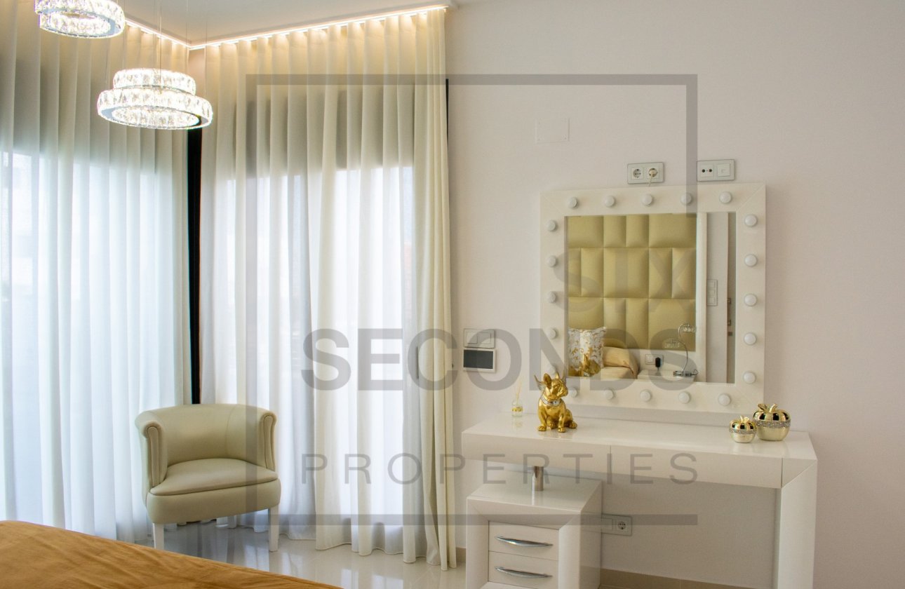 Reventa - Villa - San Miguel de Salinas - Urbanizaciones