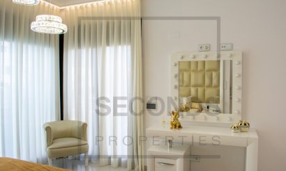 Reventa - Villa - San Miguel de Salinas - Urbanizaciones