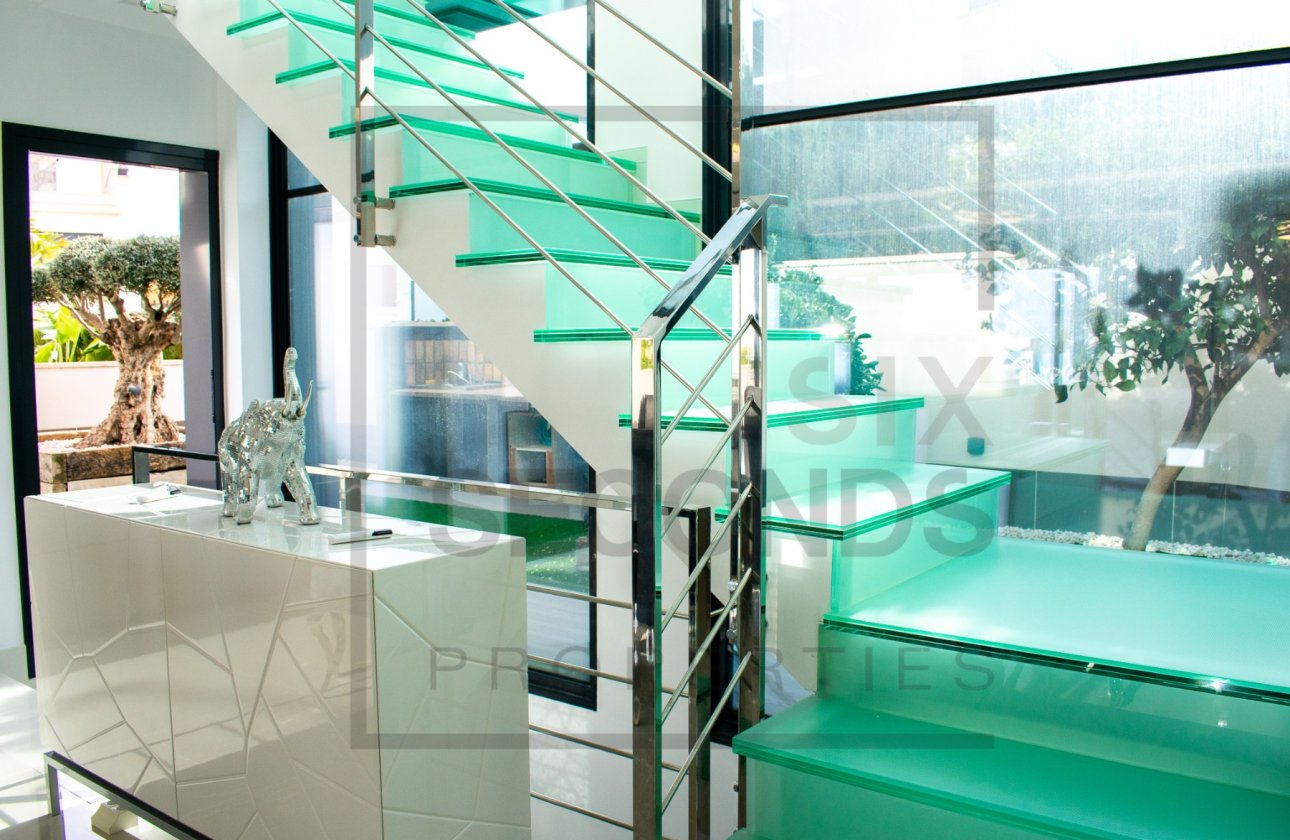 Reventa - Villa - San Miguel de Salinas - Urbanizaciones