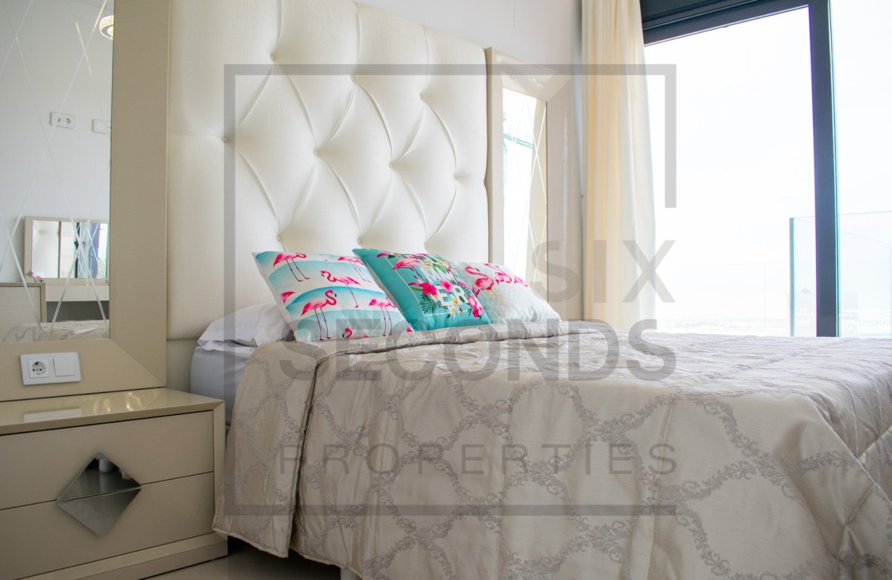 Reventa - Villa - San Miguel de Salinas - Urbanizaciones