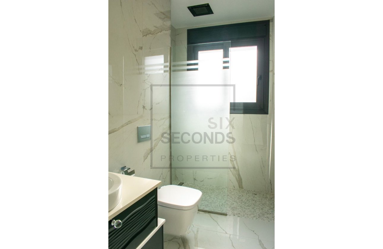 Reventa - Villa - San Miguel de Salinas - Urbanizaciones