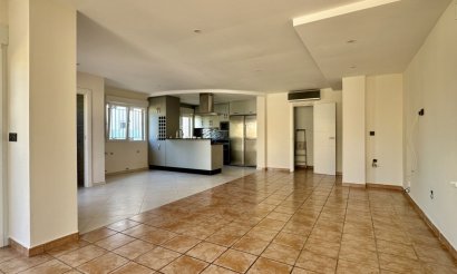 Resale - Villa - Orihuela Costa - Villamartín