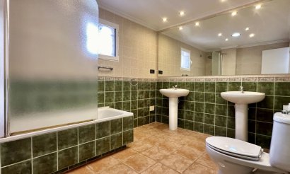 Resale - Villa - Orihuela Costa - Villamartín