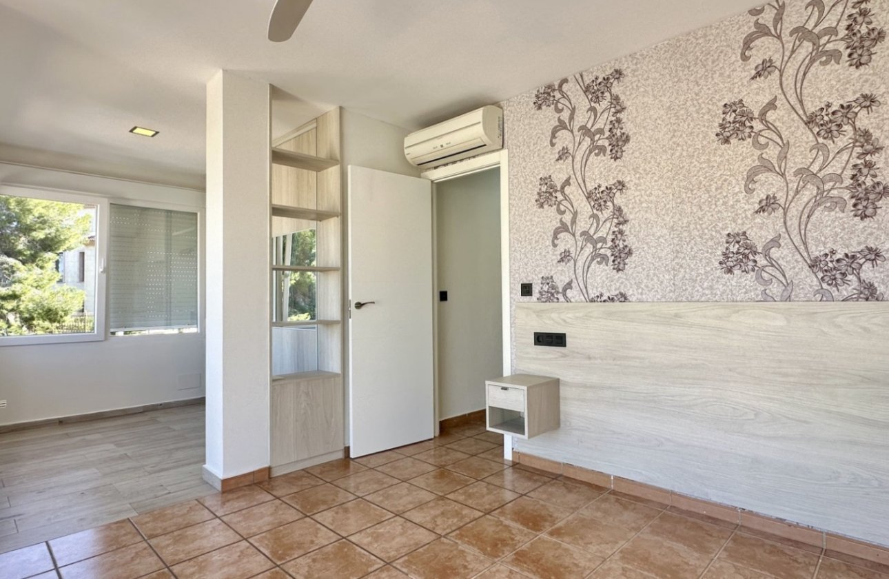 Resale - Villa - Orihuela Costa - Villamartín