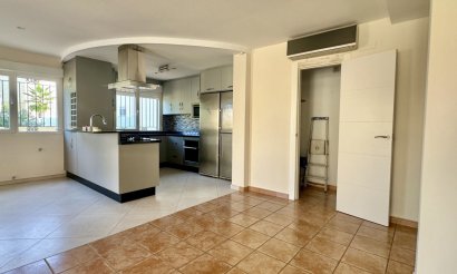 Resale - Villa - Orihuela Costa - Villamartín