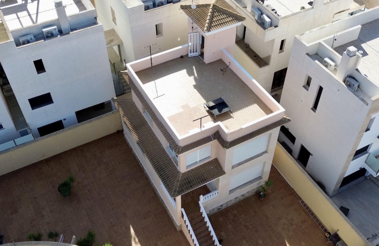 Resale - Villa - Orihuela Costa - Villamartín