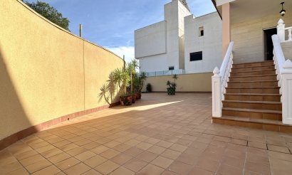 Resale - Villa - Orihuela Costa - Villamartín