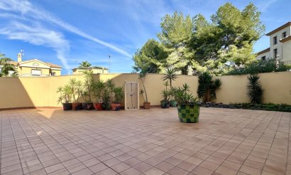 Resale - Villa - Orihuela Costa - Villamartín
