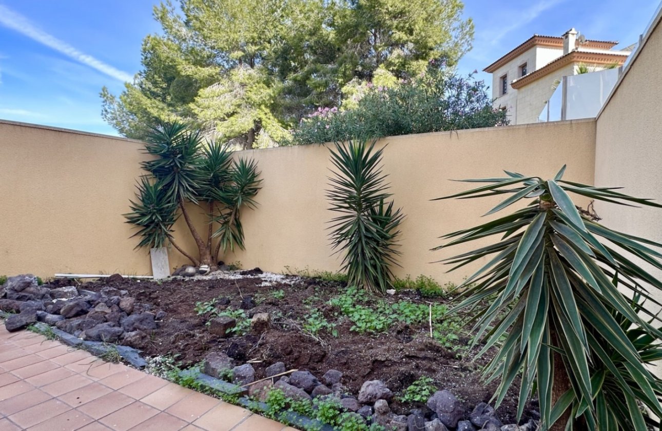 Resale - Villa - Orihuela Costa - Villamartín