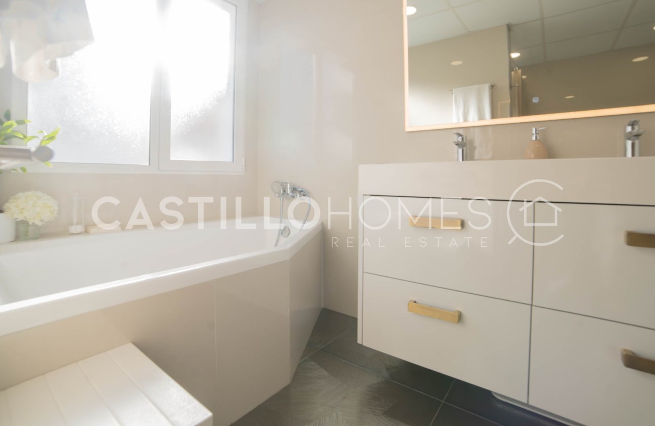 Resale - Villa - Orihuela Costa - Orihuela