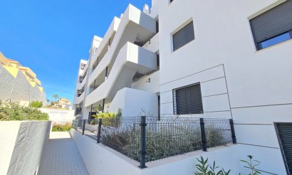 Resale - Apartment / flat - Orihuela Costa - Villamartín