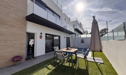 Reventa - Villa - Villamartin