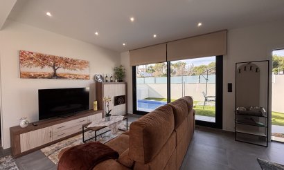 Reventa - Villa - Villamartin