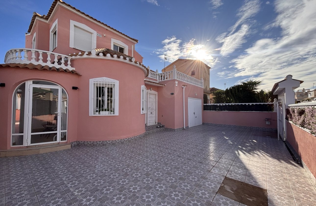 Resale - Villa - Orihuela Costa - Playa Flamenca