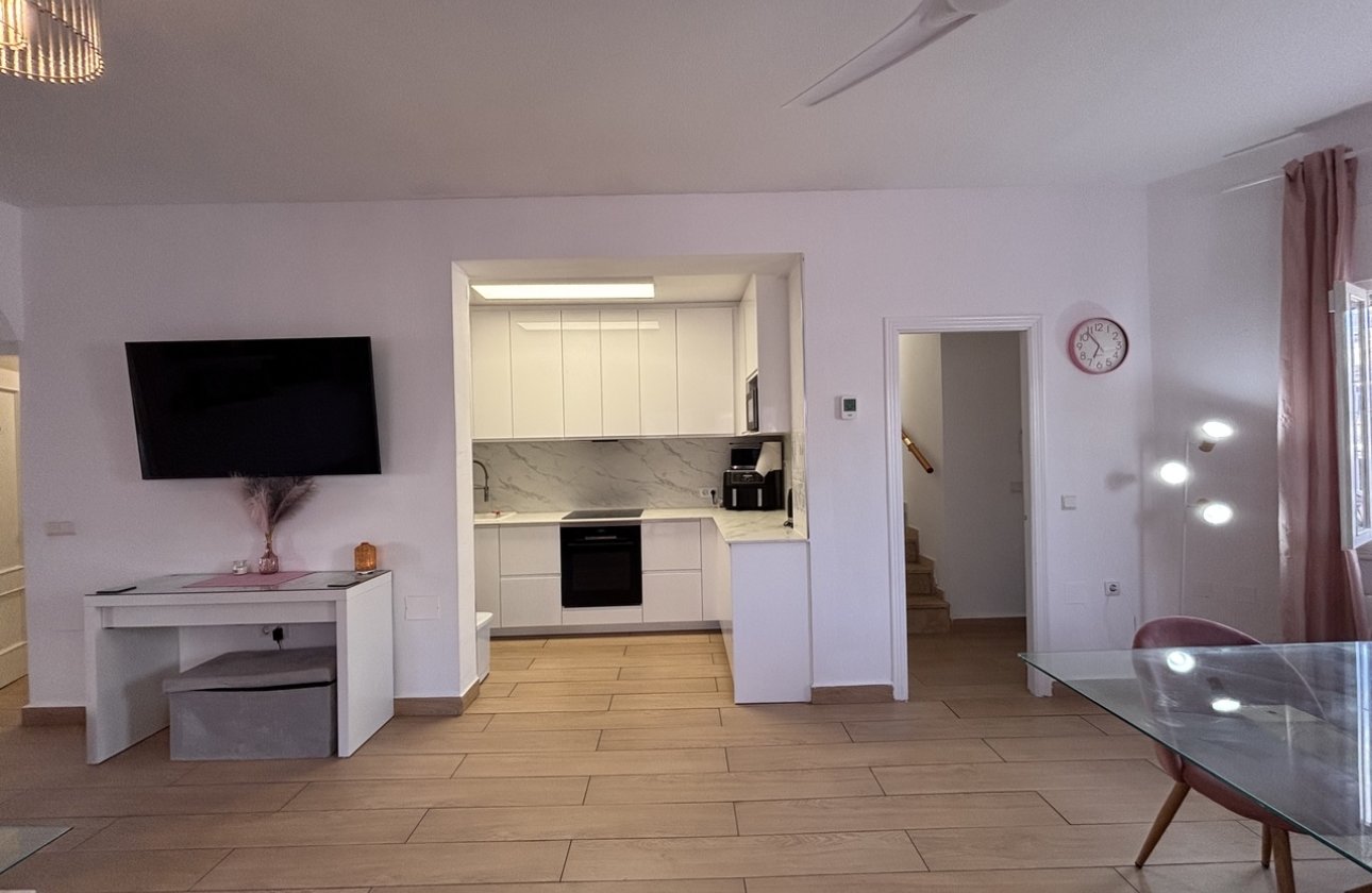 Resale - Villa - Orihuela Costa - Playa Flamenca