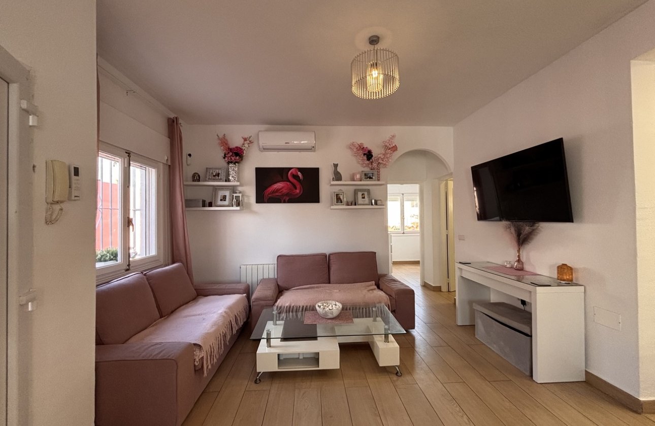 Resale - Villa - Orihuela Costa - Playa Flamenca