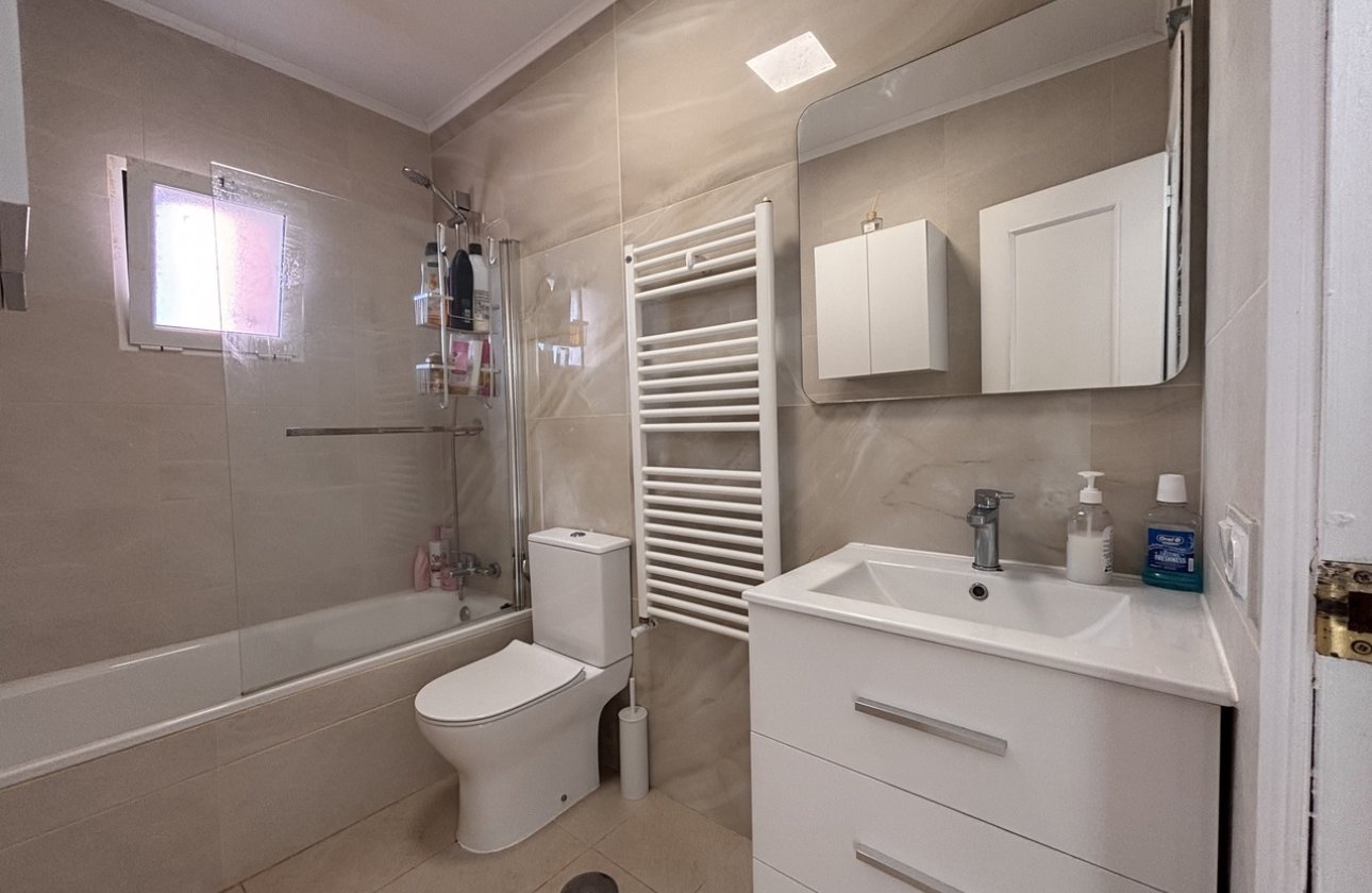 Resale - Villa - Orihuela Costa - Playa Flamenca