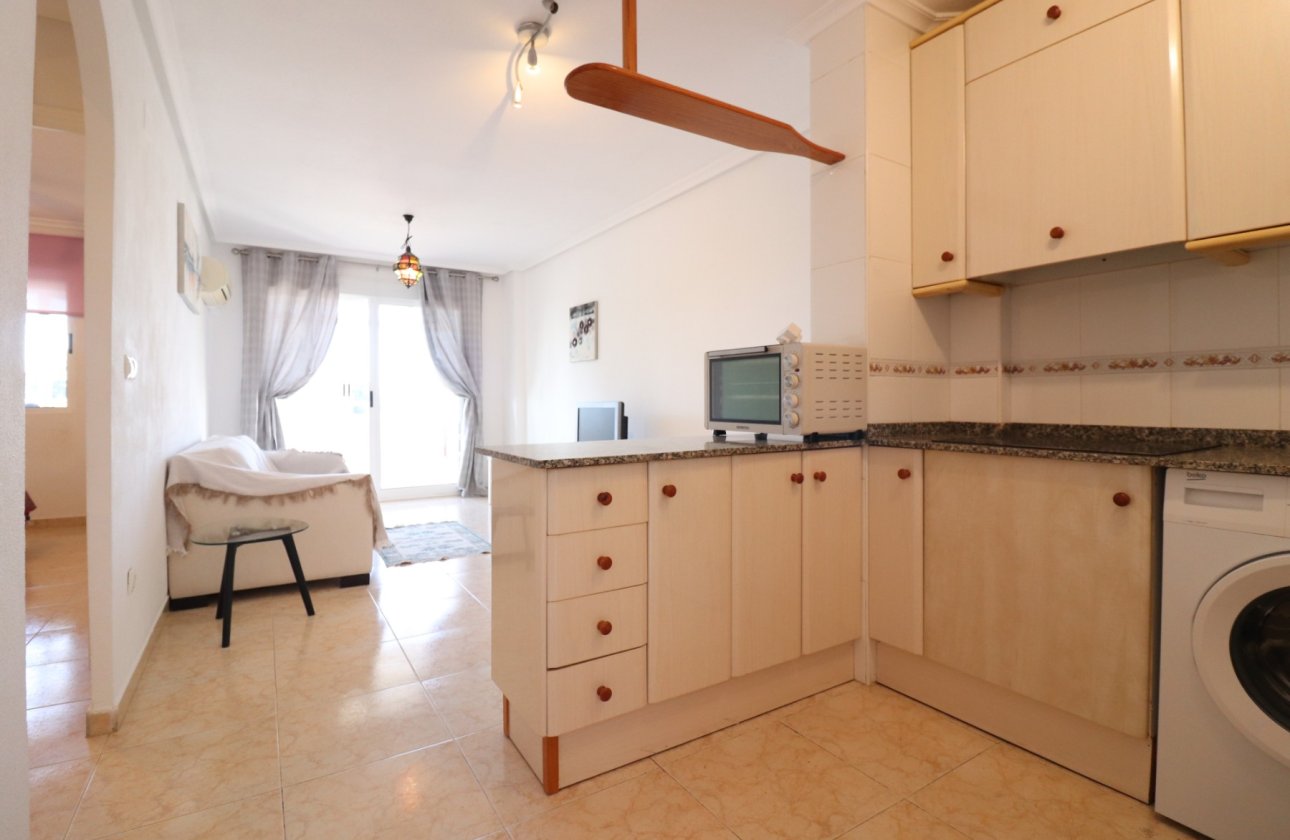 Resale - Apartment / flat - Torrevieja - San Luis