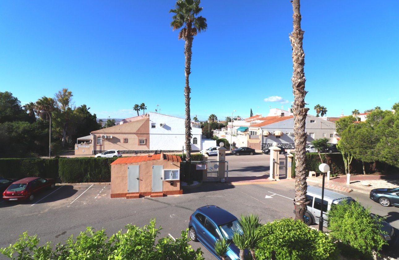 Resale - Apartment / flat - Torrevieja - San Luis