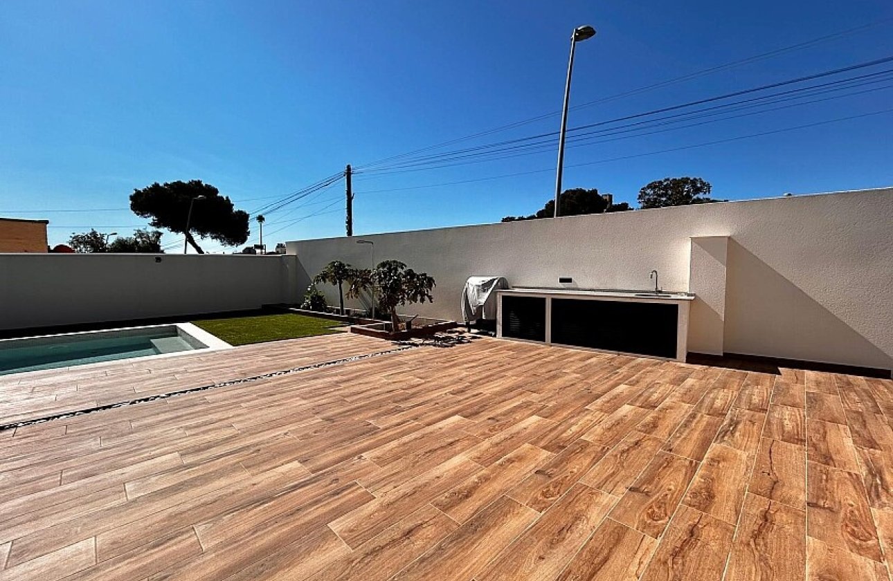 Resale - Villa - Torrevieja - Los Balcones