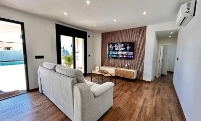 Resale - Villa - Torrevieja - Los Balcones