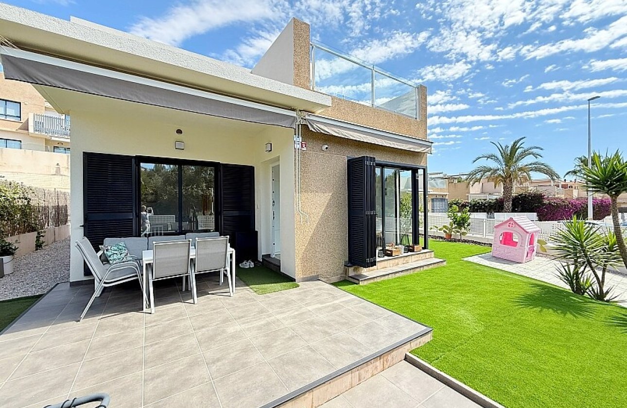 Resale - Villa - Orihuela Costa - La Zenia